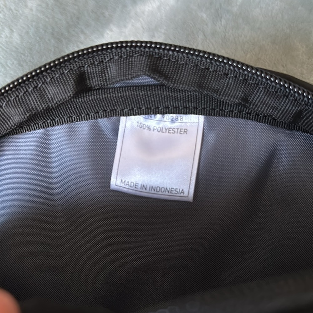Adidas fanny pack/waist pack - Picture 3 of 4